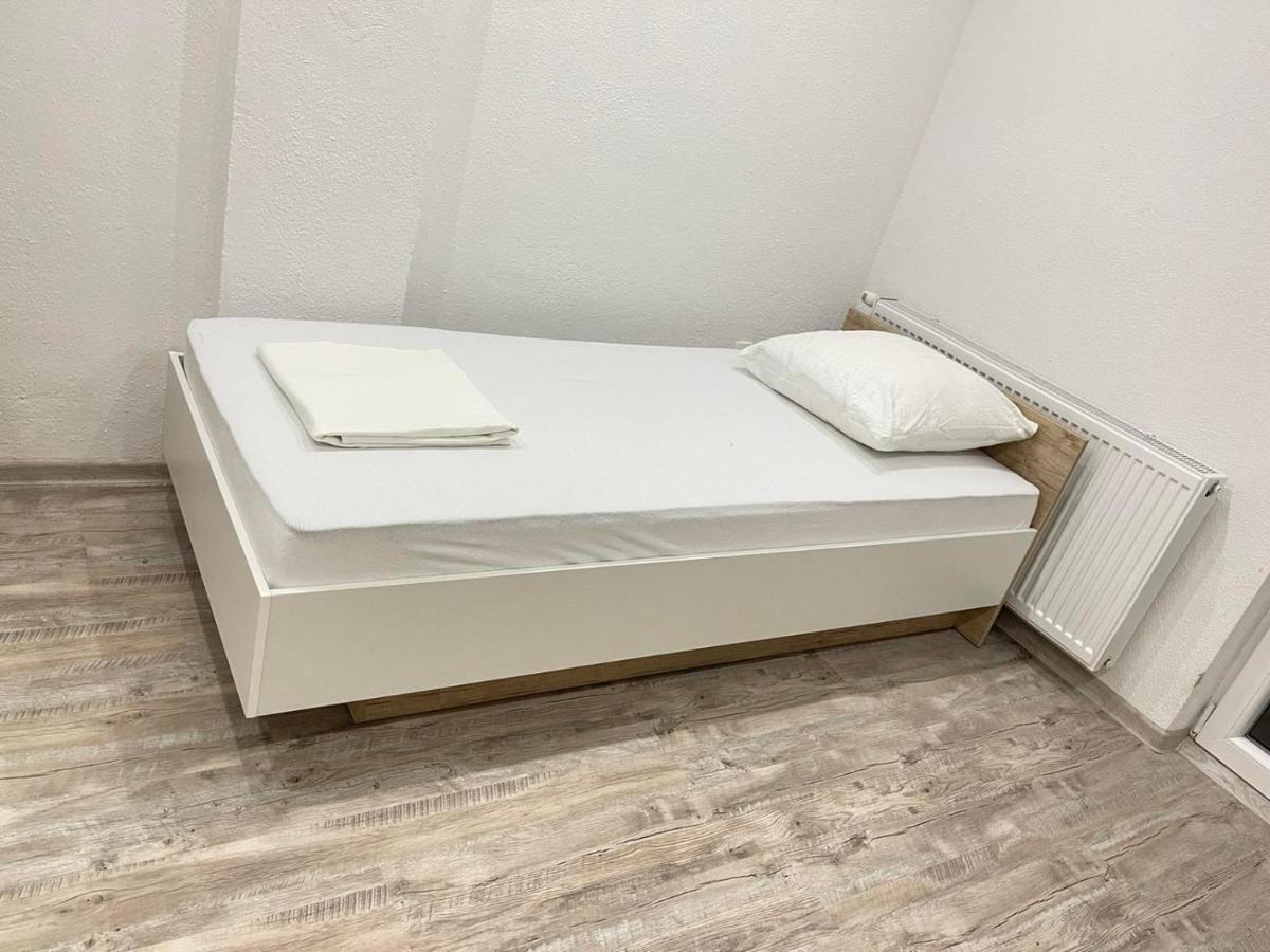 4 * Bihać